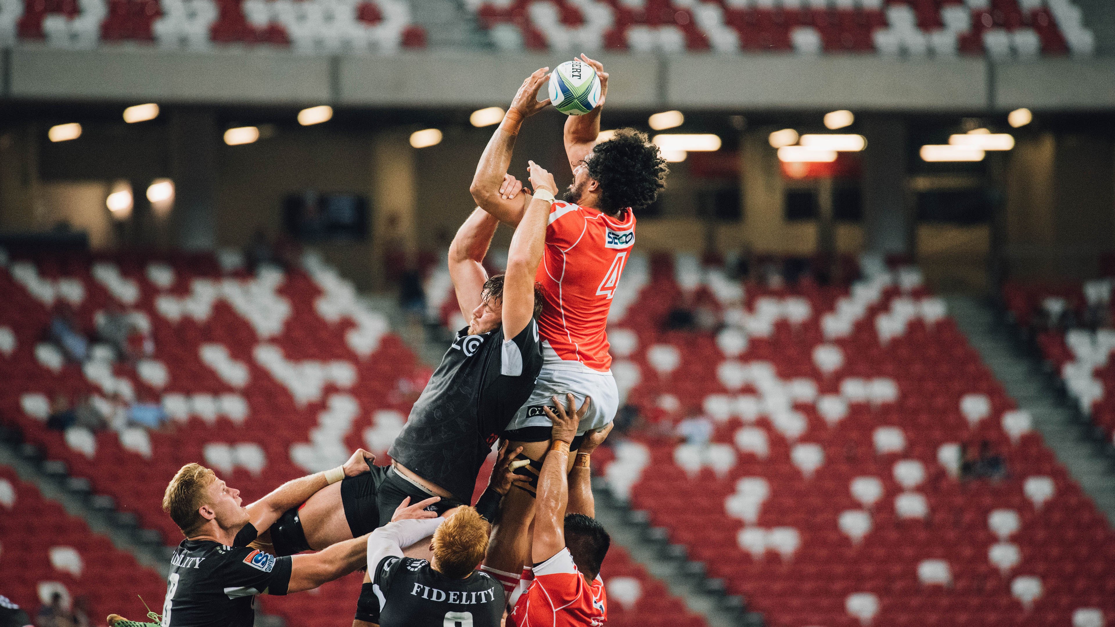 “电动冲浪新体验:马鞍山赛场成为水上运动的明星”