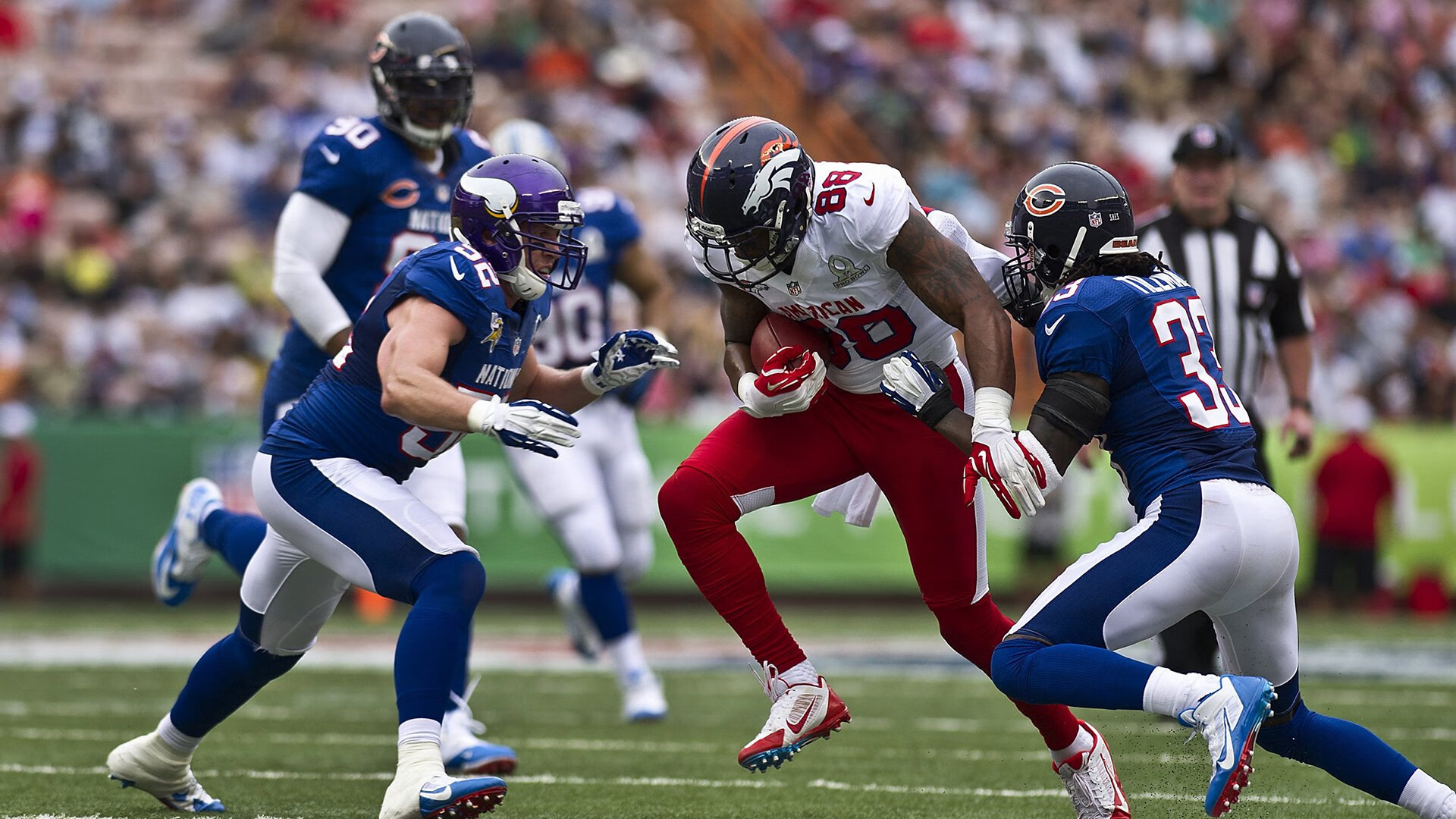 九游娱乐APP-英超火爆对抗：球员拼搏到最后一秒钟，英超火爆对抗_球员拼搏到最后一秒钟的视频