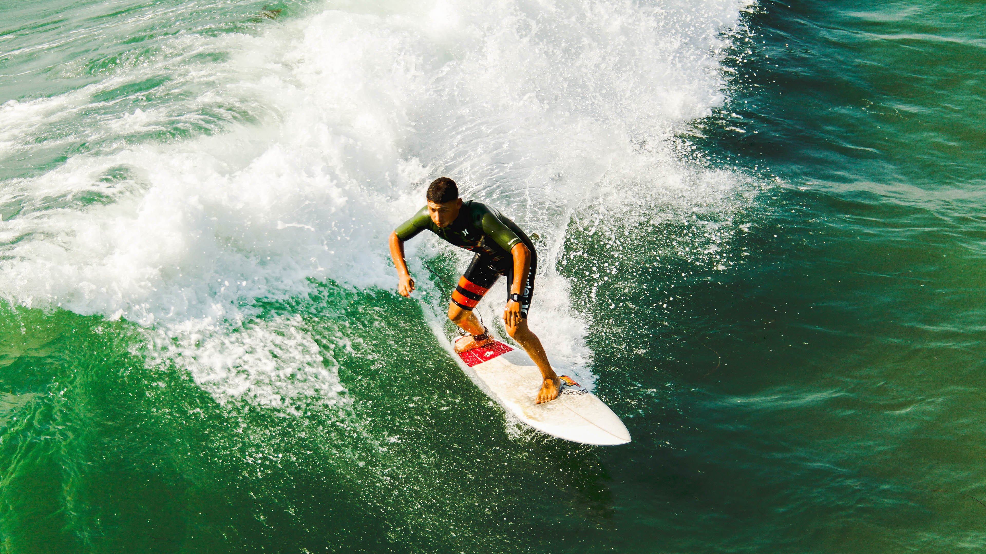 末尾保级区:多支球队陷入“生死战”
